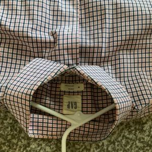 Gap Long Sleeve Button Up Collard Shirt